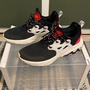 Nike Presto React (GS) black/phantom-university red